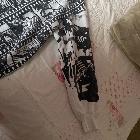 RARE VINTAGE 80s Elvis Presley Liberty Flyer Jailhouse Rock crew neck in white. - Picture 6 of 7